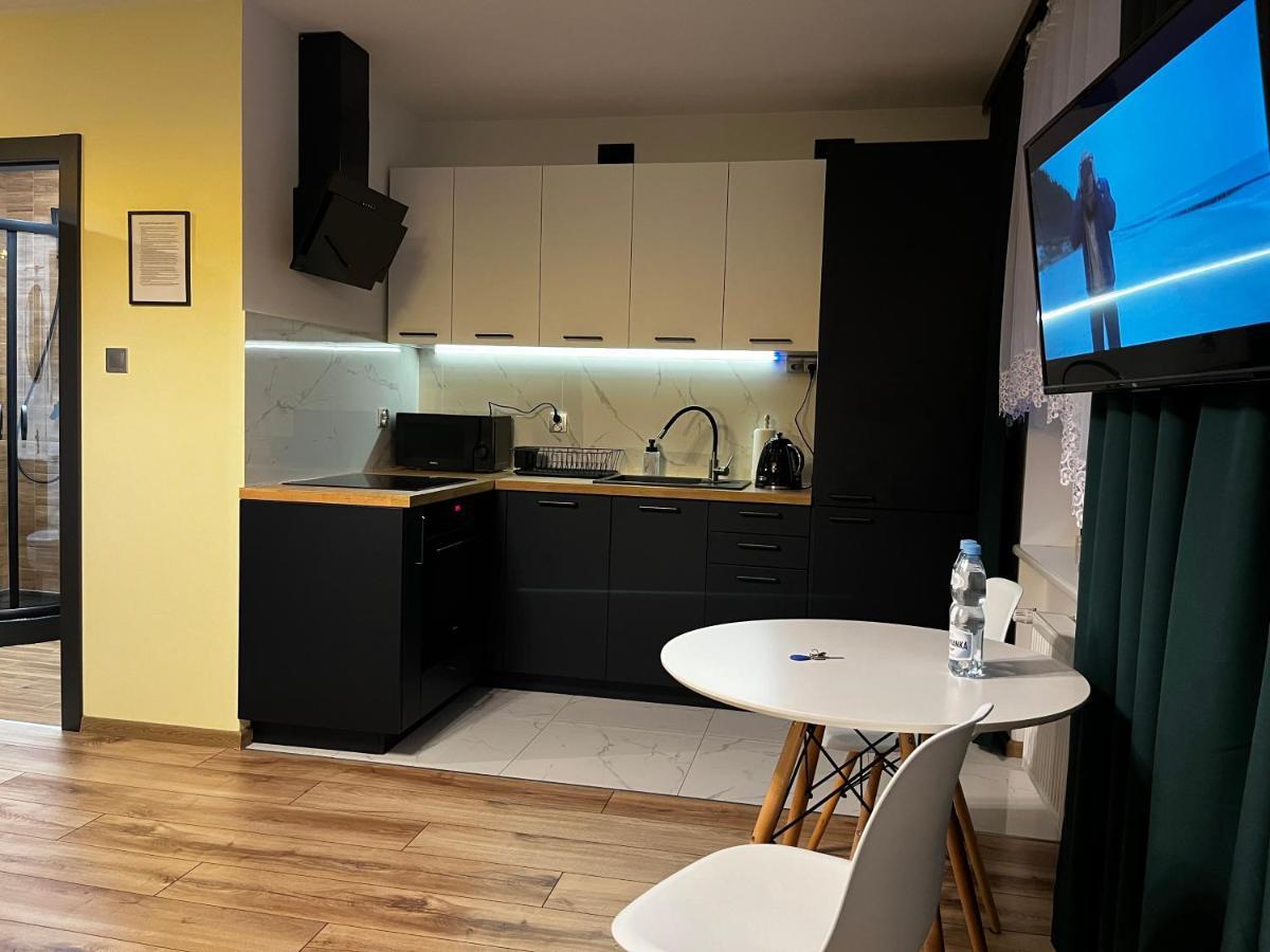 Komfortowy Apartament W Centrum Jaworzno Bagian luar foto